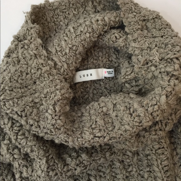 LUSH TEDDY SWEATER - Picture 2 of 4